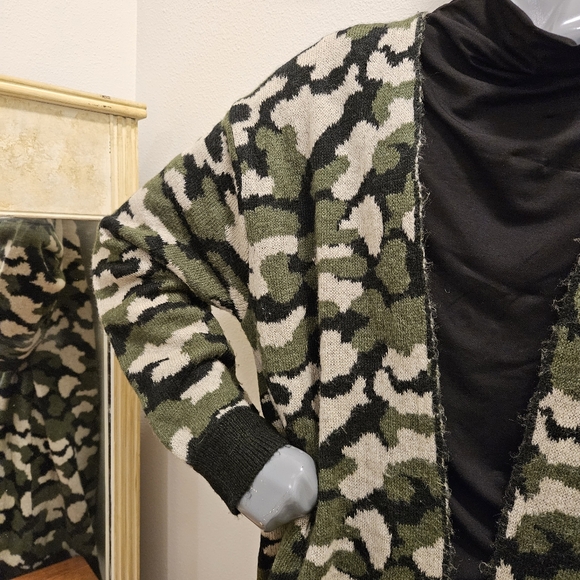 Mud pie, Camo Cardigan - Picture 8 of 10